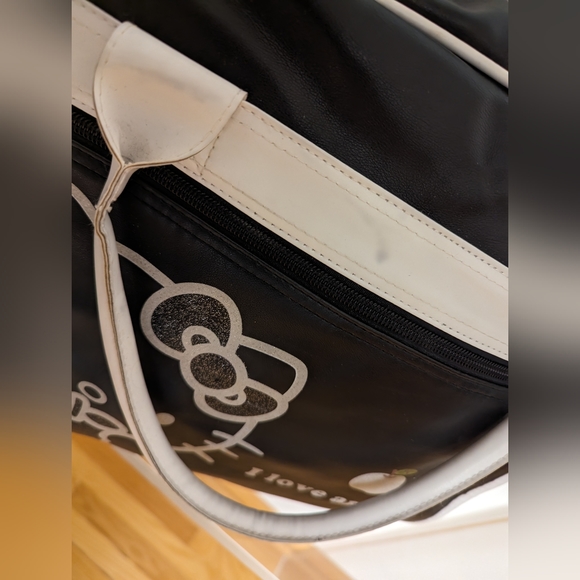 Hello Kitty Large Bag - Carry-On Bag / Overnight Bag / Duffle Bag - Picture 8 of 16